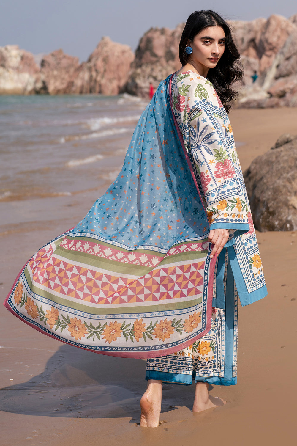 3 Pcs Unstitched Printed Lawn Suit DN-780