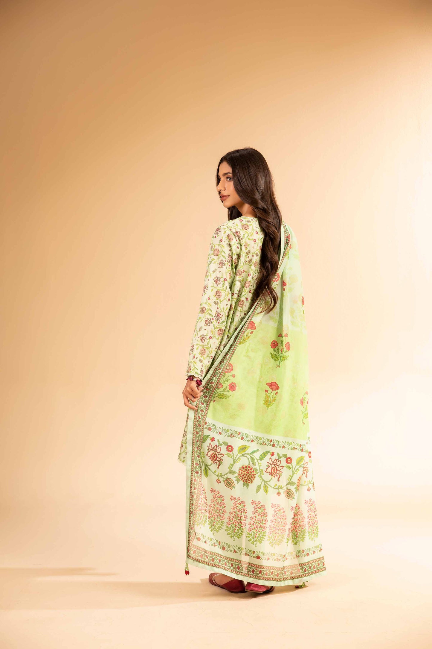 3 Pcs Uunstitched Printed Lawn -UE-400 By Nishat
