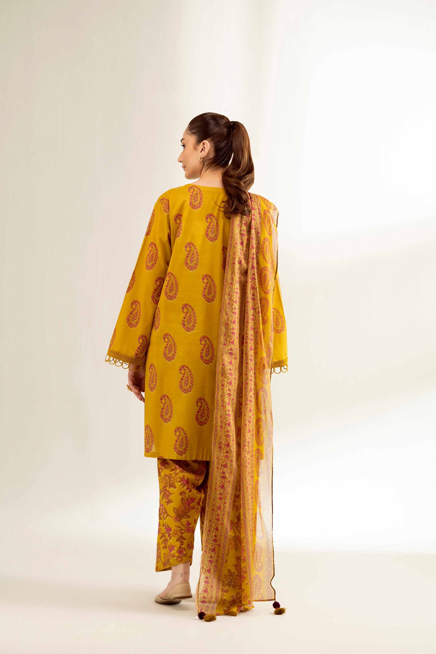 3 Pcs Unstitched Printed Lawn by Nishat