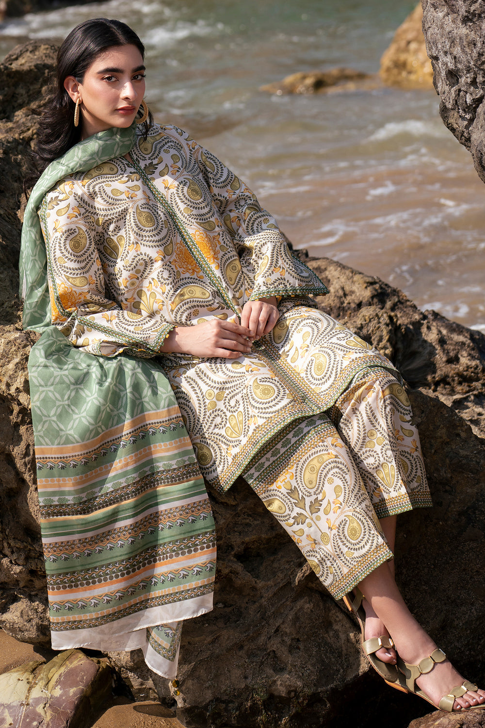 3 Pcs Unstitched Printed Lawn Suit DN-770