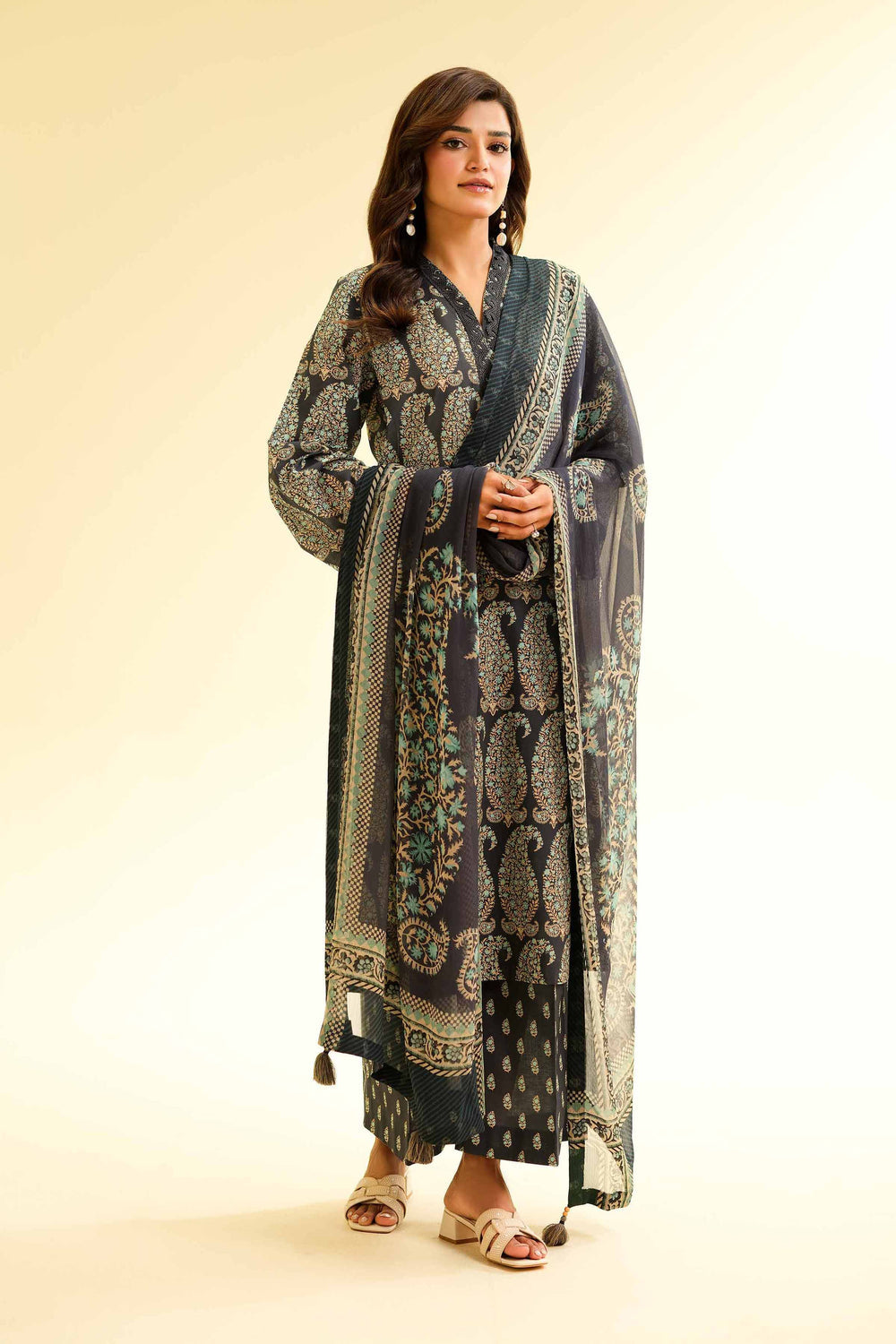 3 Pcs Unstitched Printed Lawn Suit DN-570