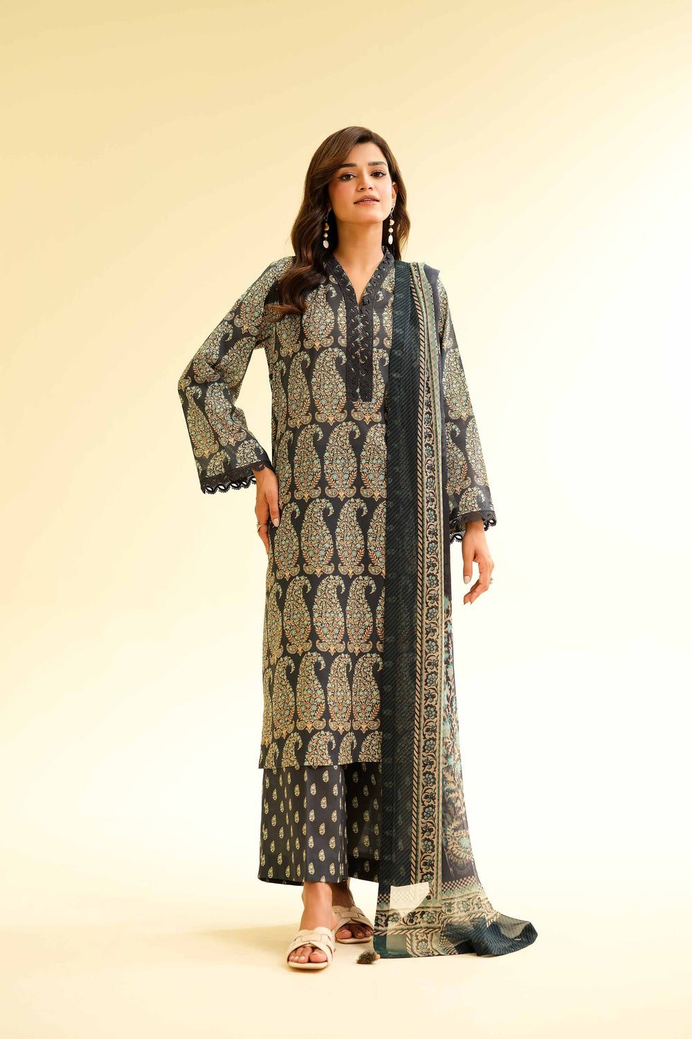 3 Pcs Unstitched Printed Lawn Suit DN-570