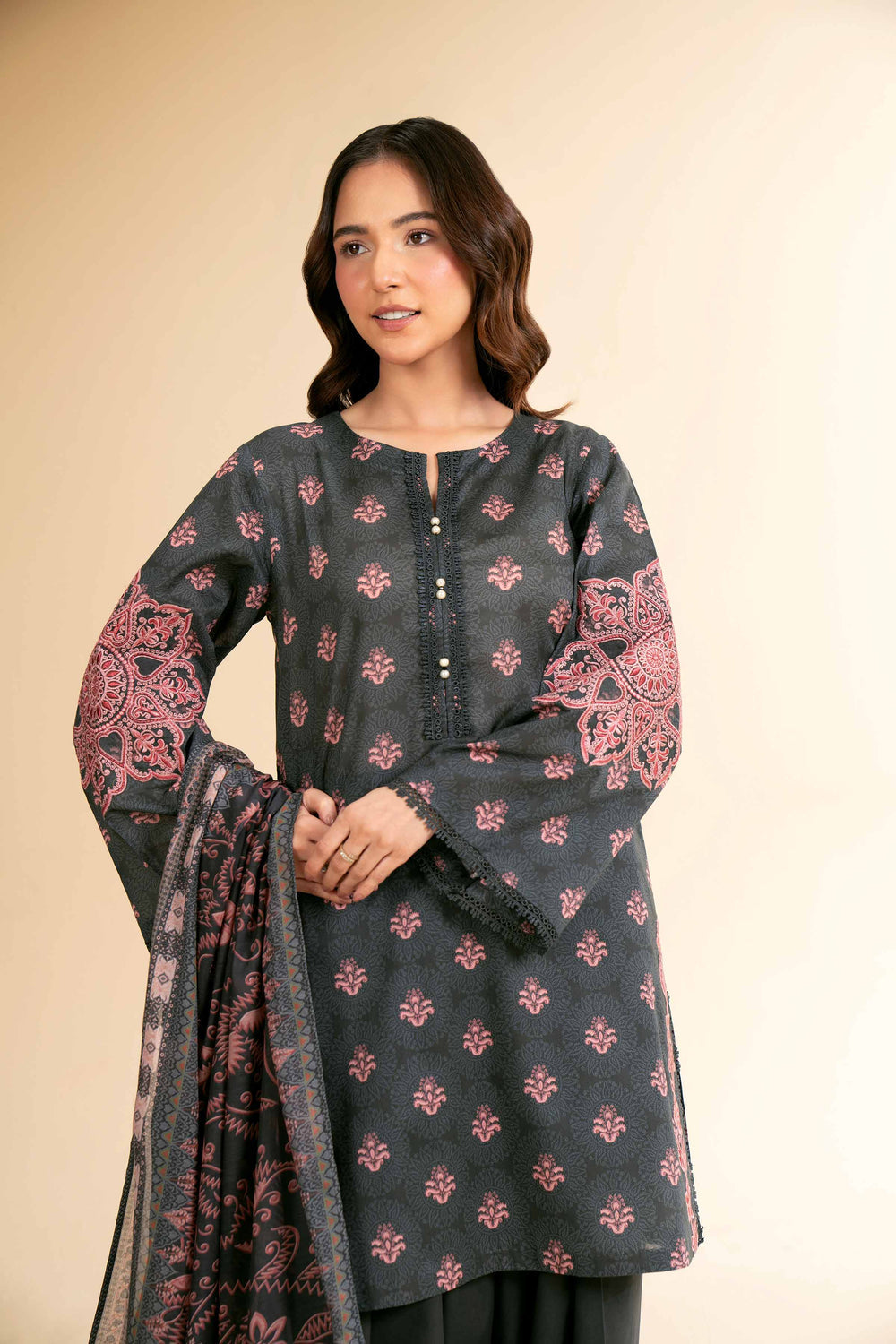 3 Pcs Unstitched Printed Lawn Suit DN-590