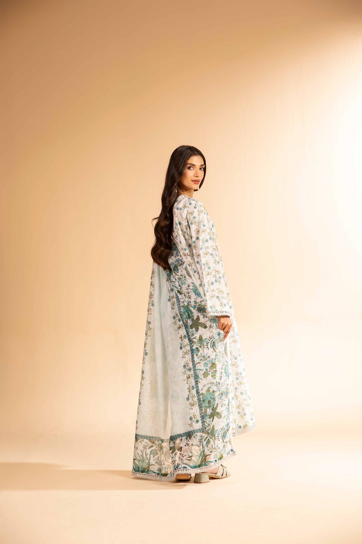 3 Pcs Uunstitched Printed Lawn By Nishat