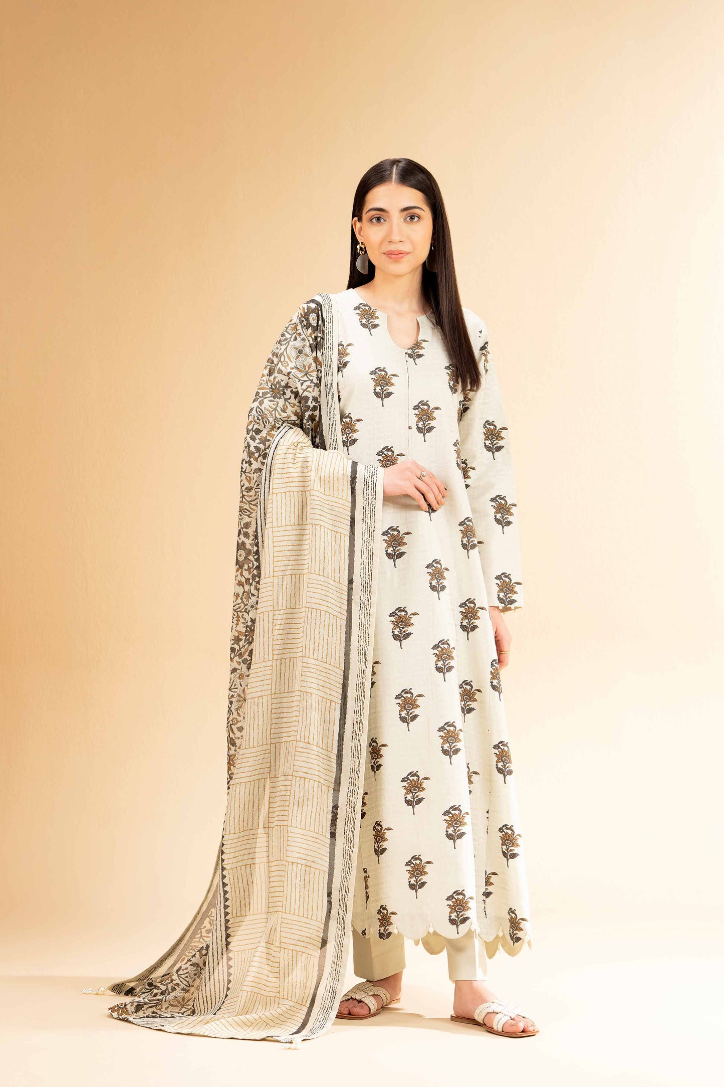 3 Pcs Uunstitched Printed Lawn By Nishat