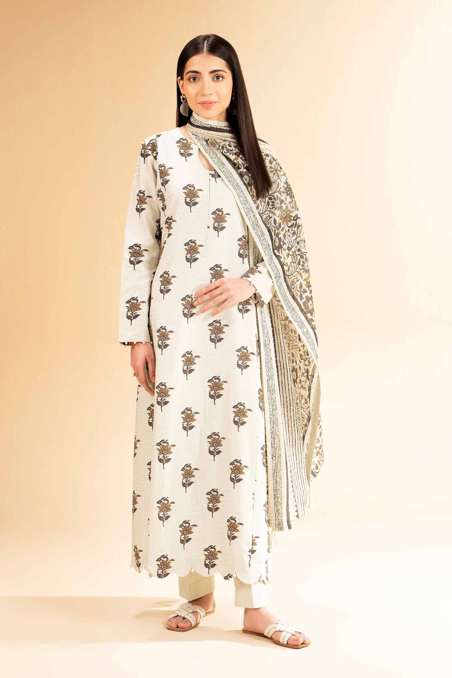 3 Pcs Uunstitched Printed Lawn By Nishat
