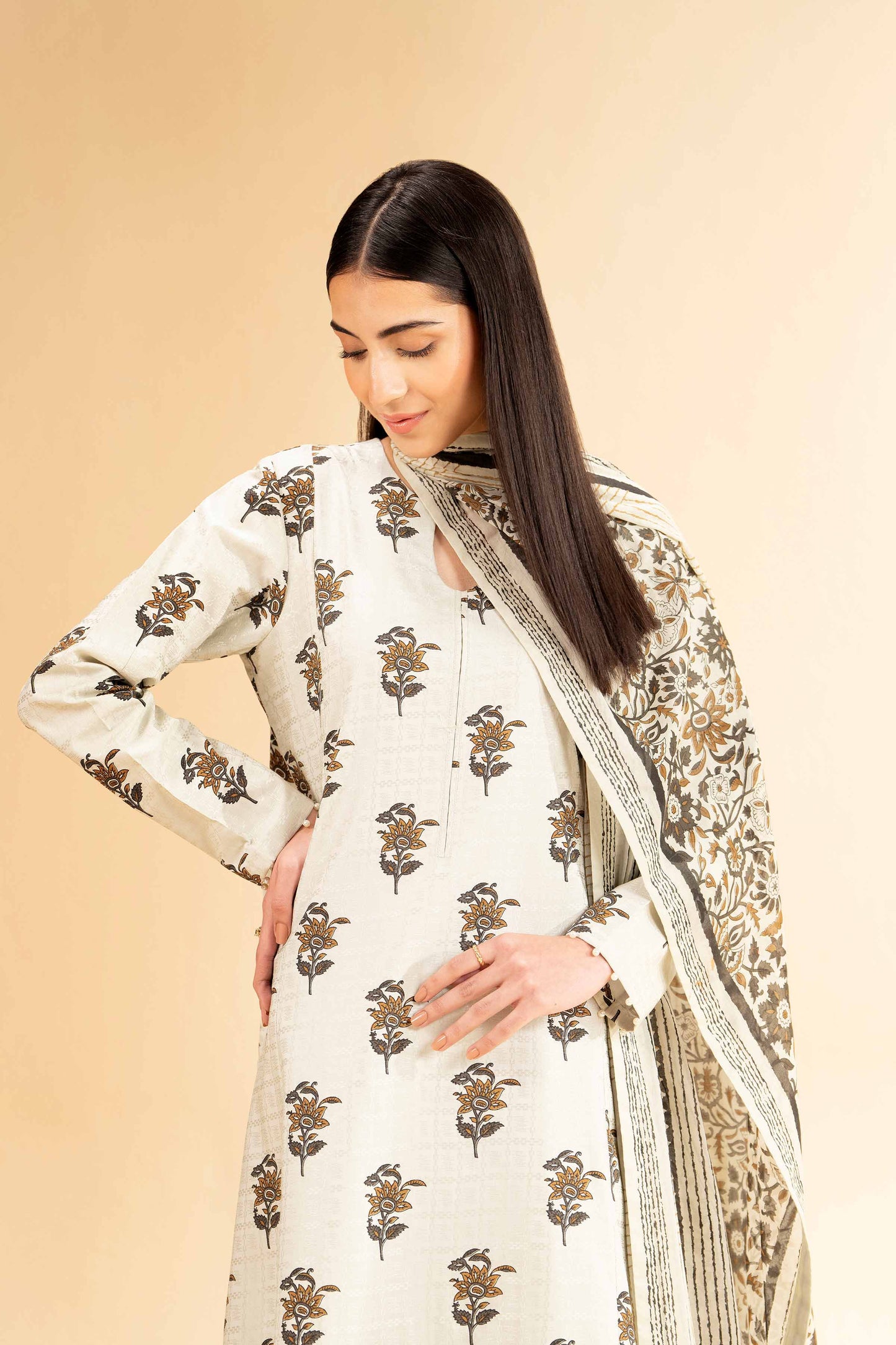 3 Pcs Uunstitched Printed Lawn By Nishat