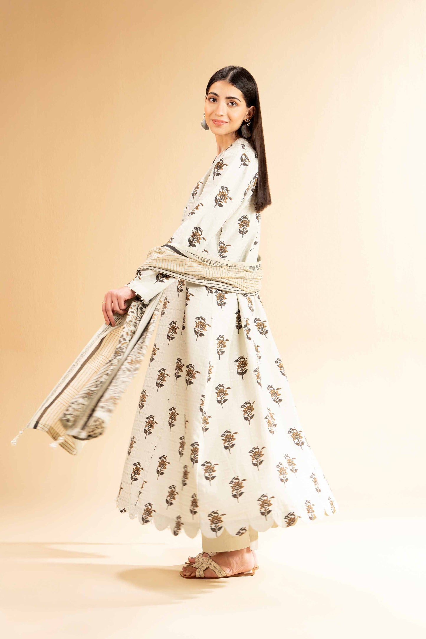 3 Pcs Uunstitched Printed Lawn By Nishat