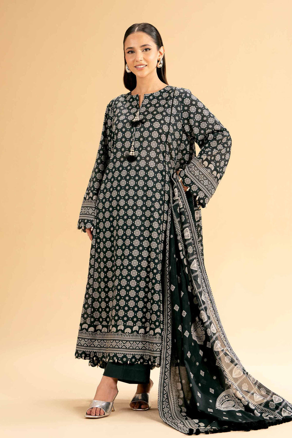 3 Pcs Unstitched Printed Lawn Suit DN-630