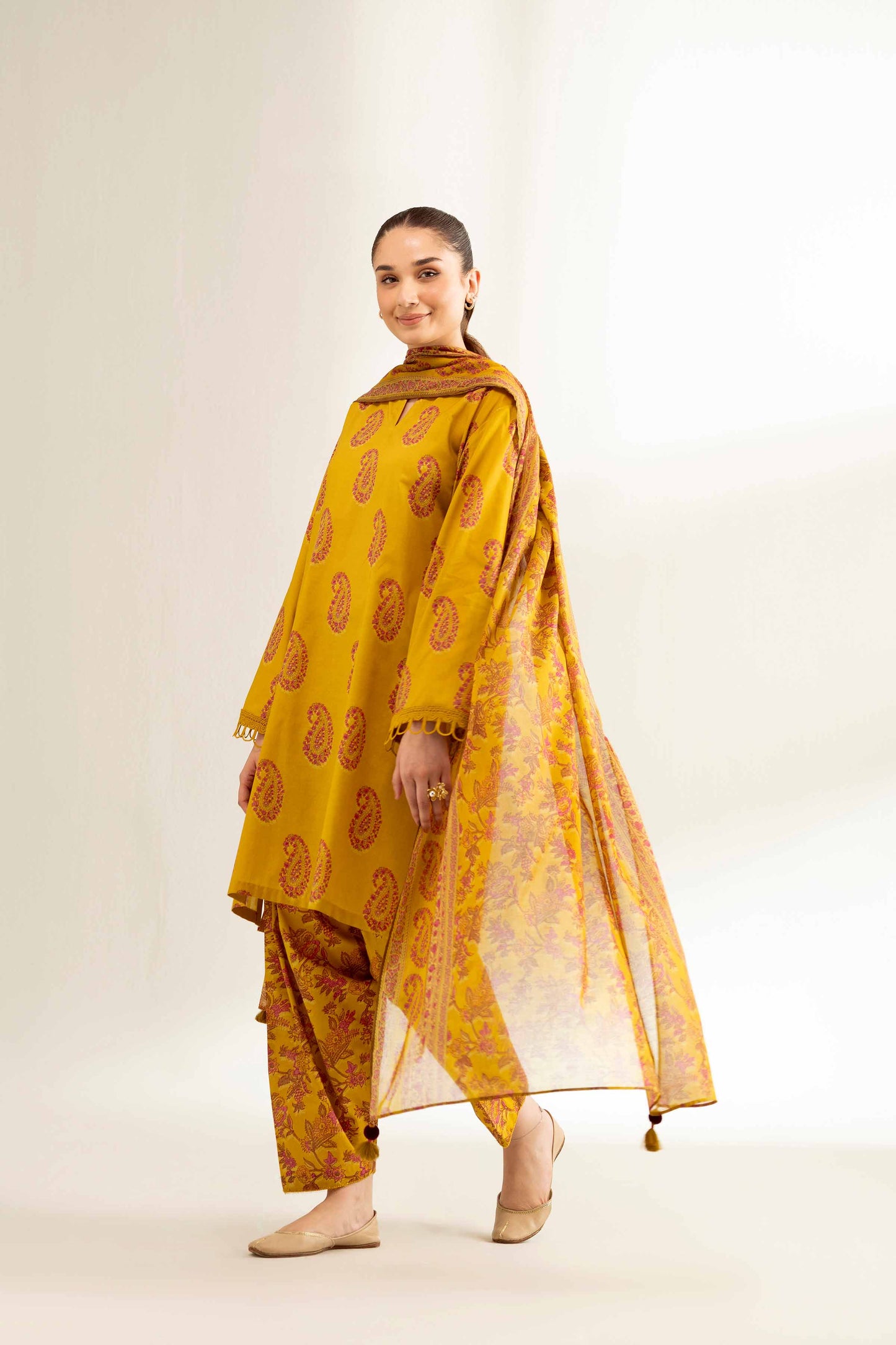 3 Pcs Unstitched Printed Lawn by Nishat