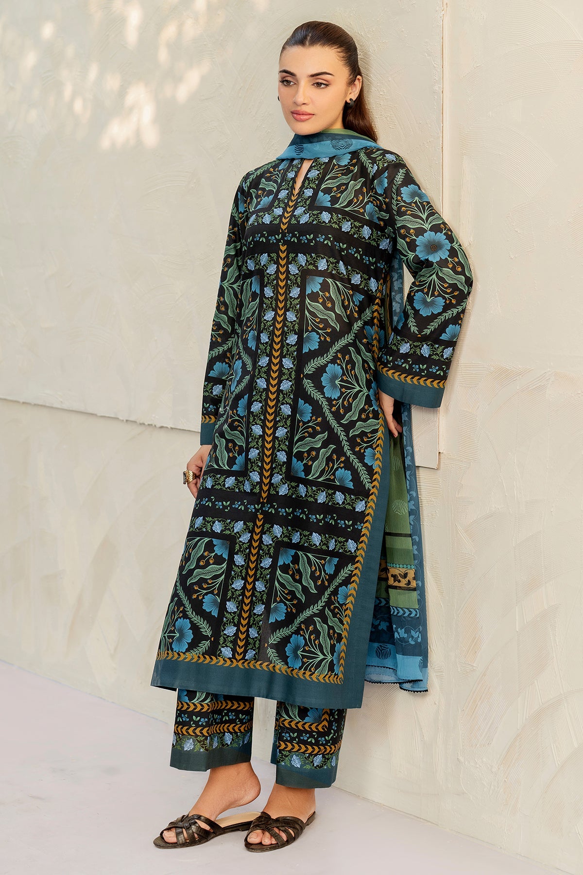 3 Pcs Unstitched Printed Lawn Suit DN-800