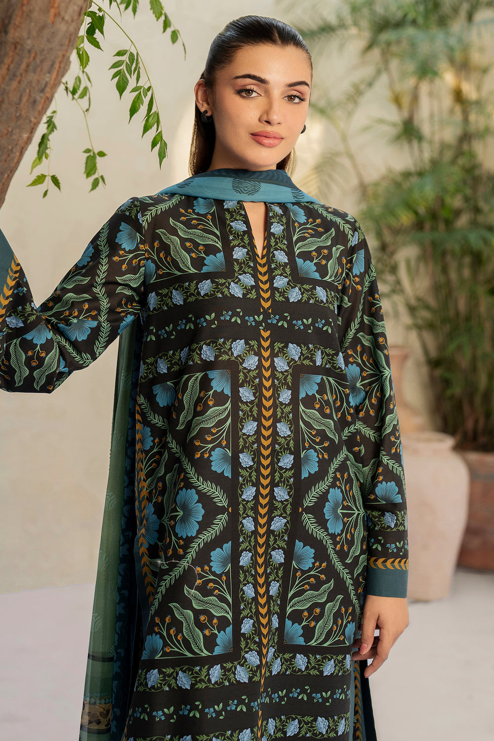 3 Pcs Unstitched Printed Lawn Suit DN-800
