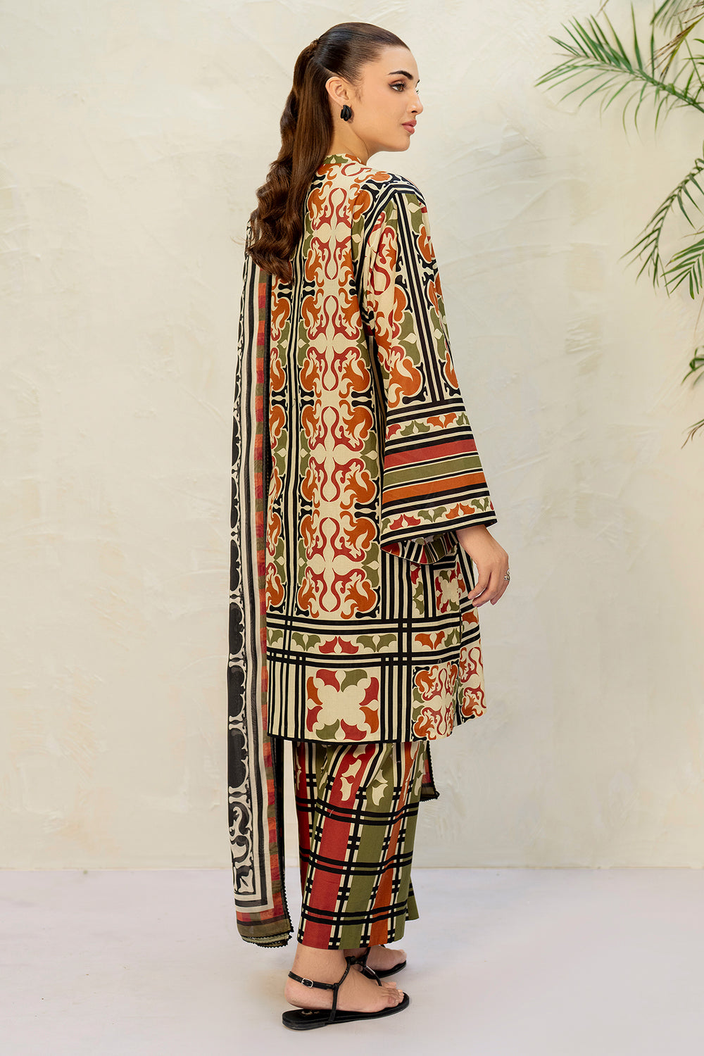 3 Pcs Unstitched Printed Lawn Suit DN-820