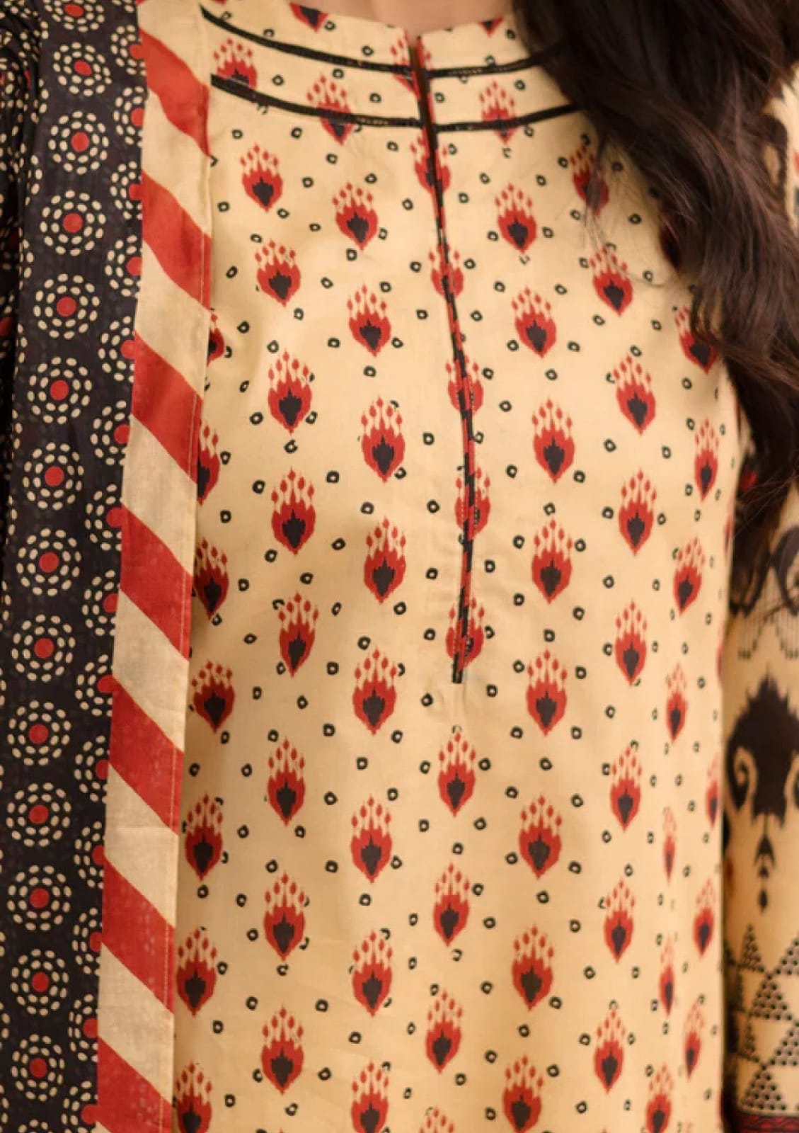 3 Pcs Unstitched Printed Lawn Suit DN-450